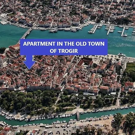 Apartment In The Old Town Of *