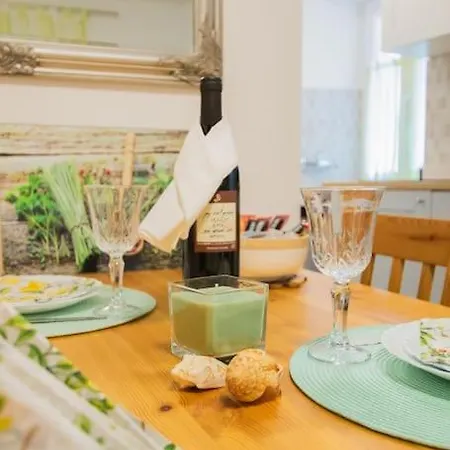 In The Old Town Of شقة تروغير