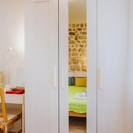 In The Old Town Of Apartment Trogir