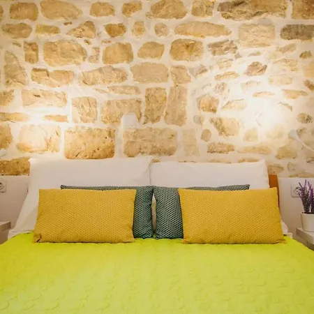 In The Old Town Of شقة تروغير